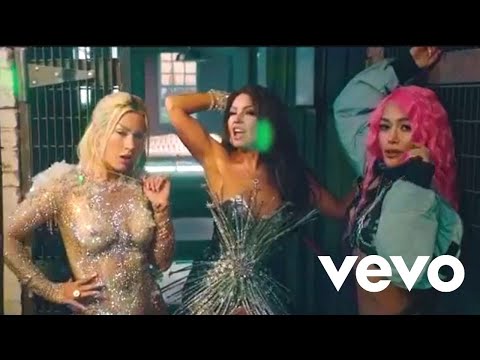 Leslie Shaw, Thalía, Farina - Estoy Soltera (Official Video Lyric)