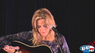 Sheryl Crow - &quot;Easy&quot; (Live Acoustic - 26 March 2013)