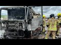 Caminhão fica destruído após pegar fogo na RO 010