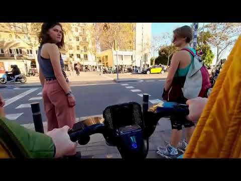 Barcellona Raval Porto Barceloneta beach By bike