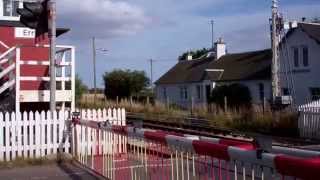 preview picture of video 'Passenger Train Railway Crossing Errol Perthshire Scotland'