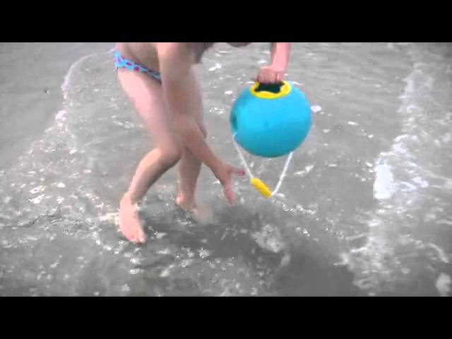 Vídeo relacionado con Taufe 11 Piezas Juguetes de Arena de Playa para Niños, Juego de Juguetes de Arena con Cubo Playa Plegable, para Niña y Niño (Blue)