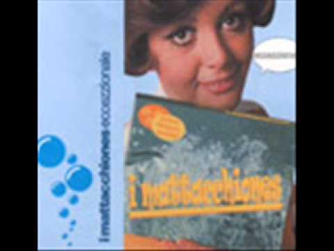 I Mattacchiones - Gli anziani in pieno effetto discutono sul fatto che si stava