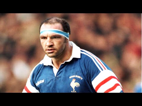 When OLIVIER MERLE gets angry and puts Ricky Evans in the helmet (France Wales 1995)