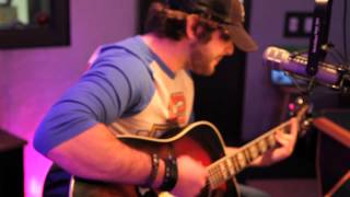 Thomas Rhett performs live in studio