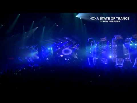 Roman Messer feat. Christina Novelli - Frozen (Alex M.O.R.P.H. Remix) [ASOT 650 @ Utrecht]