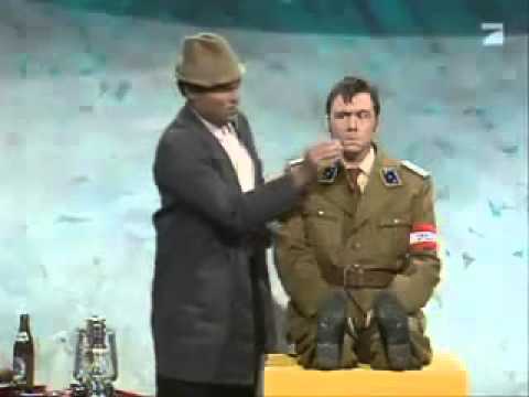 Führer-Tamagotchi (Bullyparade).___