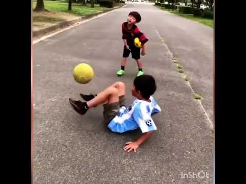 CRIANÇA JOGANDO FUTEBOL MELHORES MOMENTOS