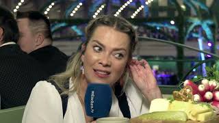 Live in der Bräurosl - Tag 8 - Schauspielerin Laura Osswald