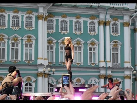 Madonna - Vogue, St Petersburg, Russia 02.08.09