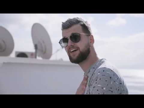 Douki - A quoi tu joues (CLIP OFFICIEL)