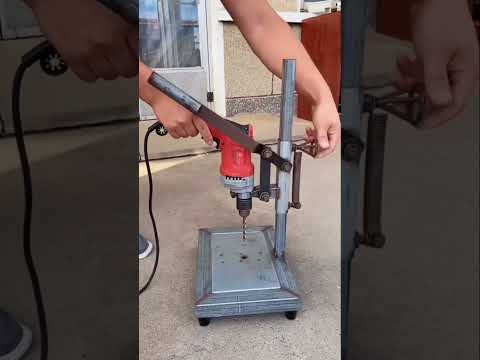 Сверлильный станок из дрели своими руками. подписывайся на канал чтоб увидеть больше