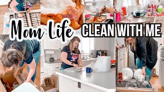 MOM LIFE CLEAN WITH ME | Homemaking WITH ME CLEANING MOTIVATION | HAPPY HOMEMAKING CHRISTINAS HOME