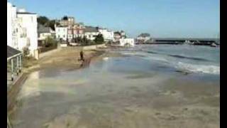 preview picture of video 'Broadstairs High Tide Viking Bay - Tidal Surge November 9th 2007'