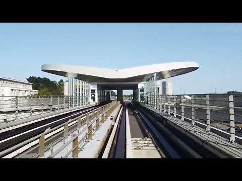 リール地下鉄の VAL 208 列車。