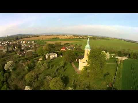 letecké zábery Katolický kostol v obci Veľký Ďúr 001