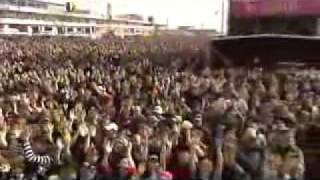 The Darkness - Rock am Ring 2006 - 04 -  Givin&#39; Up