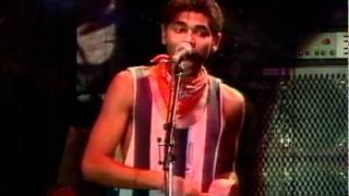 Radio's - She Goes Na Na Na video
