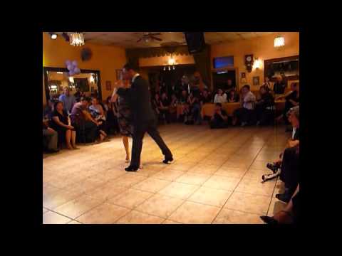  Andrea Misse  and  Javier Rodriguez  are  dancing  to  the  tango  "  Una Fija  "