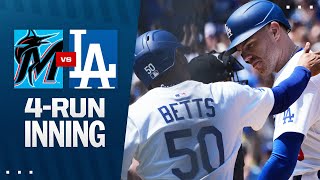 Download Lagu Mookie Betts triples, Freddie Freeman homers in 4-run inning for the Dodgers Thumbnail
