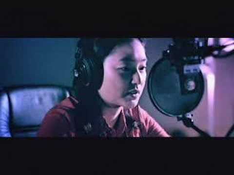 Thumbnail of the video: Love Talk (2005) - 러브토크 - Trailer