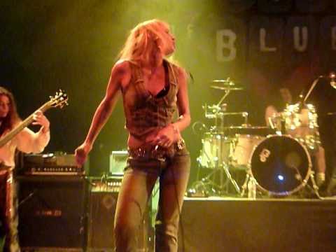 Immigrant song - Ms Led Live at the House of Blues Hollywood - Coreen Sheehan