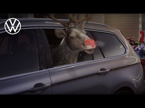Is Santa a parking wizard with the Passat? | Volkswagen