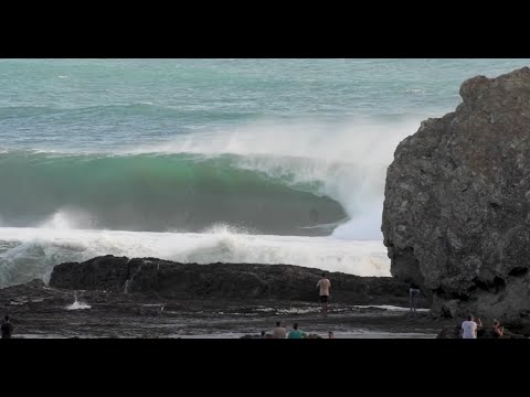 XXL Swell w miejscu do surfowania Currumbin