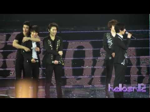 120310 Super Junior Siwon Hug Donghae@SS4 in Macau