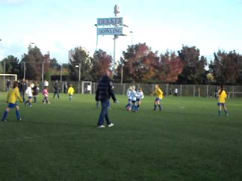 FC Zoetermeer Meiden D10M thuis tegen DWO D8M op 161010