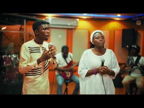 Hymn 107: Kristi, Ologo, Olola by Kamm and Abidemi Okunnnuwa | Gospel Hymn