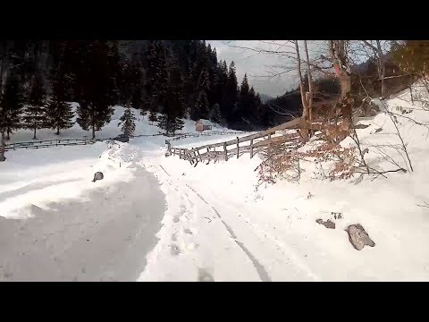 The road from Stone House Village to Garda de Sus in winter - x 600. Casa de piatra la Garda de Sus.