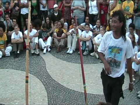 Capoeira Roda, Copacabana 2009 | Mestre Camaleão & Itapua. (3/3)
