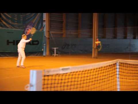 Le Stade Français Tennis- Portrait d'une jeune sportif talentueuse.