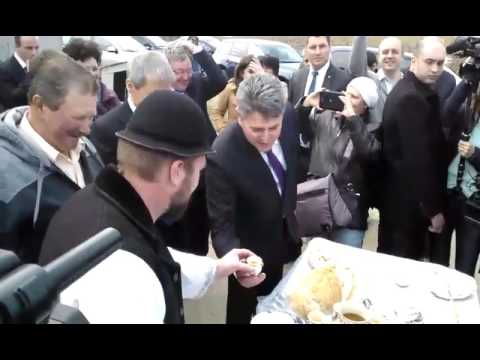 Premierul Dacian Ciolos la o ferma de vaci din Ciugud 2