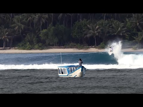 Surfing ALONE in the Mentawais w/ an EPIC Backdrop | 4 Bobs, Mentawais Islands