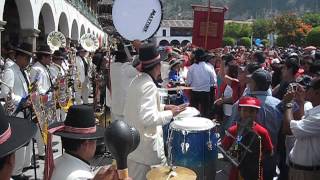 preview picture of video 'Gente bailando en Ayacucho Perú en una Semana No tan Santa//Ok Peruradio.'