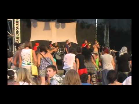 ministry of echology meets eazystyle (satta outside 2010)