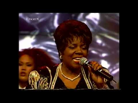 GLORIA GAYNOR - Last Night ('Top of the Pops' German TV 2000)