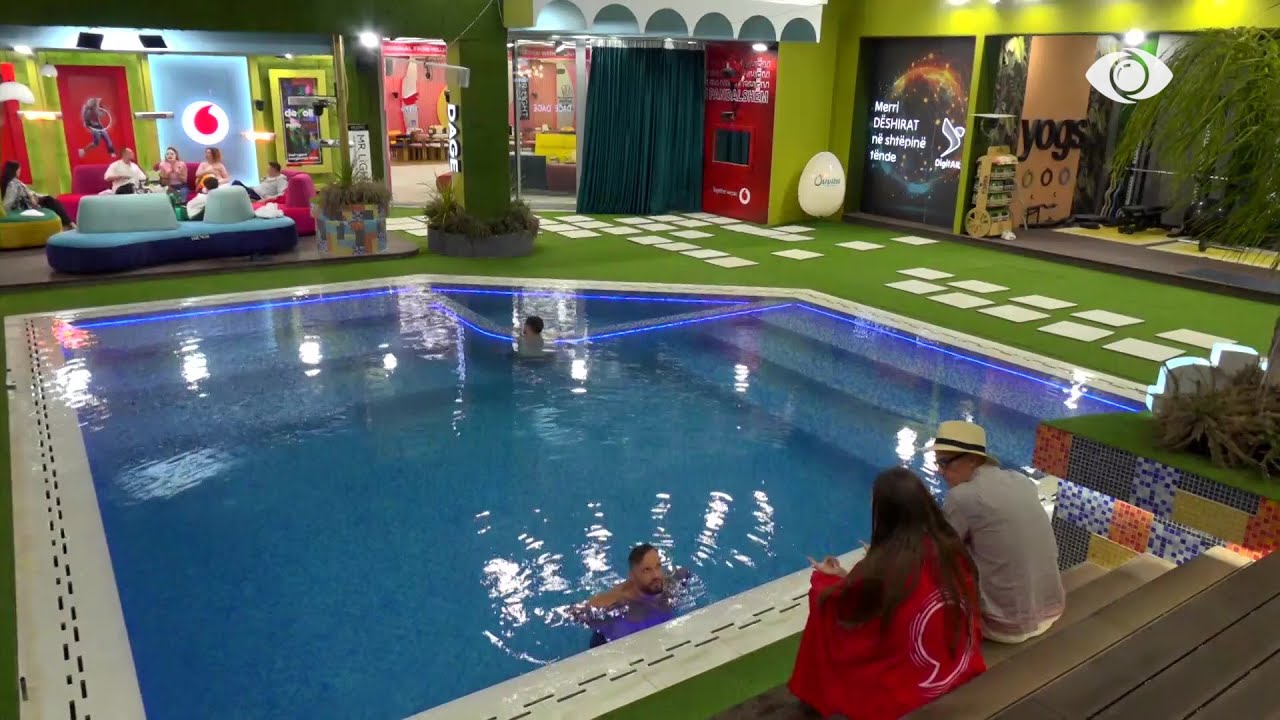 Jetmiri bisedon me Liamin dhe Françeskën për strategjinë e lojës