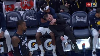 Buddy Hield put him in a headlock 😂