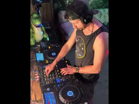 6AM Group Guest Mix: DYNOHUNTER June 2025