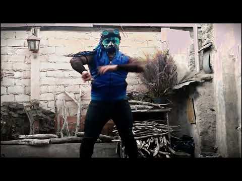 Bailando Noise athem de Soman Industrial dance en cuarentena.