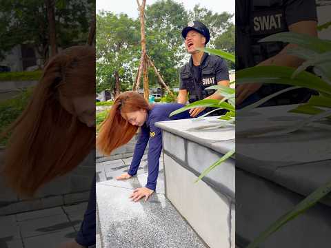 Money Heist vs Police 34 #moneyheist #parkour #police #escape #shorts #cpider98