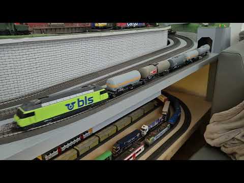 Re 465 - 011 du BLS  avec ces citernes