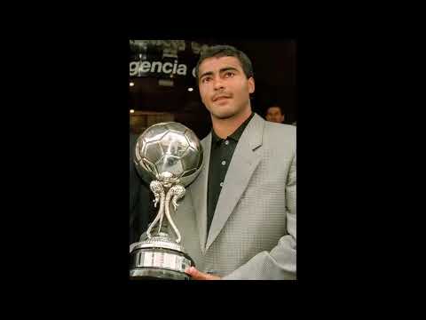 Romário recebe o Troféu EFE em 1994 (Melhor jogador Latino-Americano)