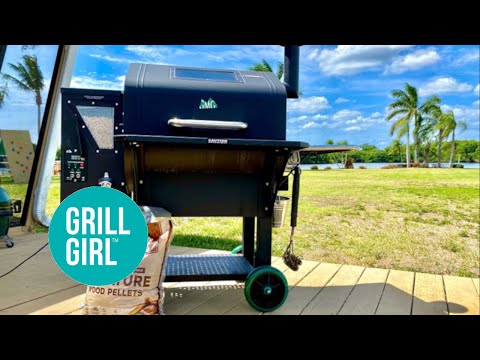 Green Mountain Grills Daniel Boone Prime Pellet Smoker Review | Grill Girl Robyn Lindars