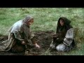 Monty Python and the Holy Grail – King Arthur meets his subjects