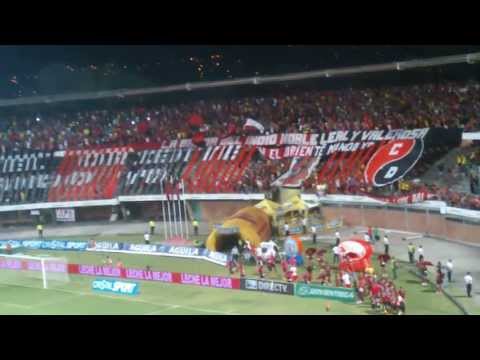 "LA BANDA DEL INDIO EN EL GENERAL SANTANDER:MUY BUENA ANIMACIÓN PARA EL CÚCUTA DEPORTIVO" Barra: La Banda del Indio • Club: Cúcuta • País: Colombia