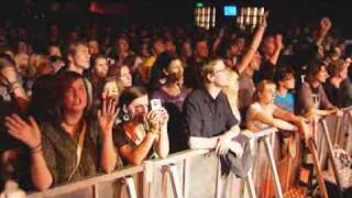 Music video thumbnail preview for Friska Viljor - Friskashuffle (live Reeperbahn-Festival 09) by Friska Viljor